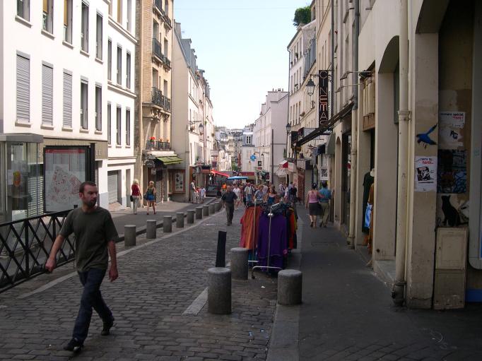  rue Mouffetard 22-juin-2003